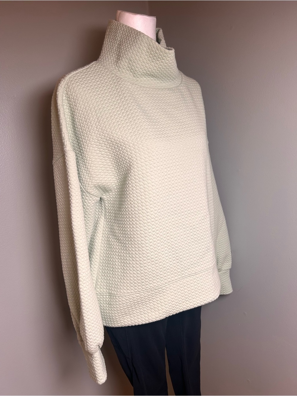 CALIA by Carrie Underwood
Textured Cowl Neck Pullover Size
Small - Picture 11 of 12